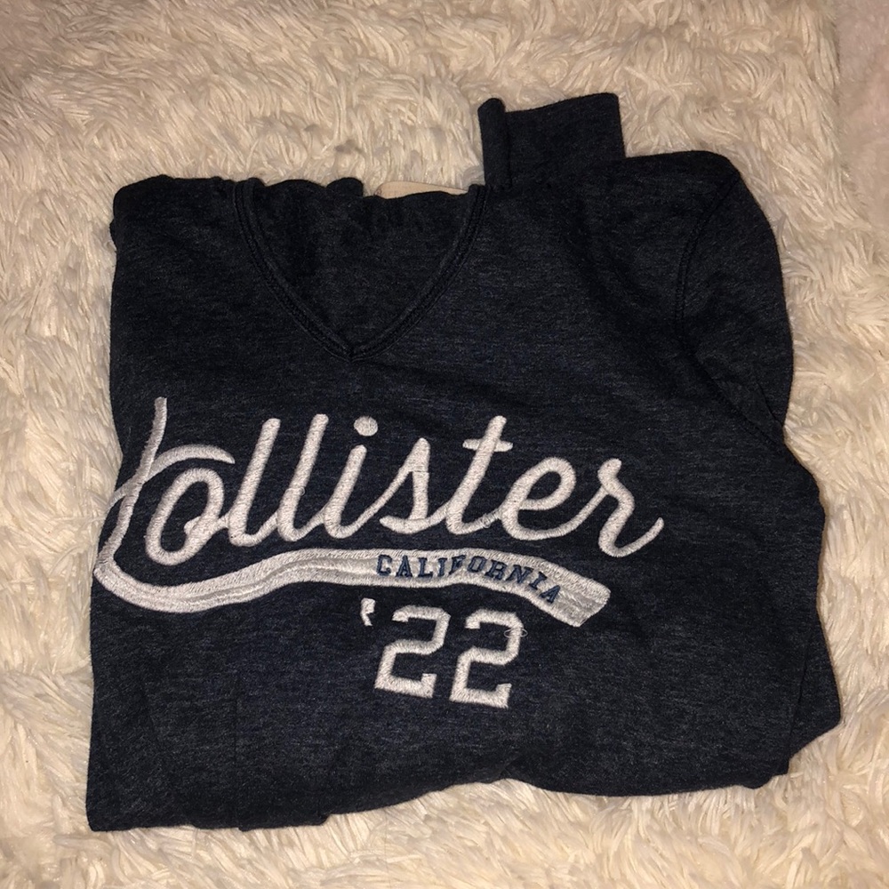 Long sleeve dark blue shirt